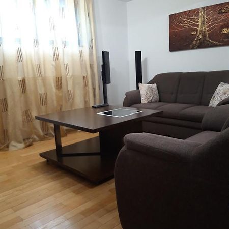 Papas Apartments Bucurestii Noi Kültér fotó