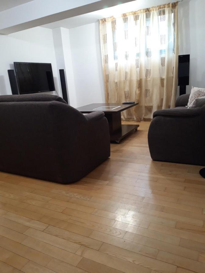 Papas Apartments Bucurestii Noi Kültér fotó